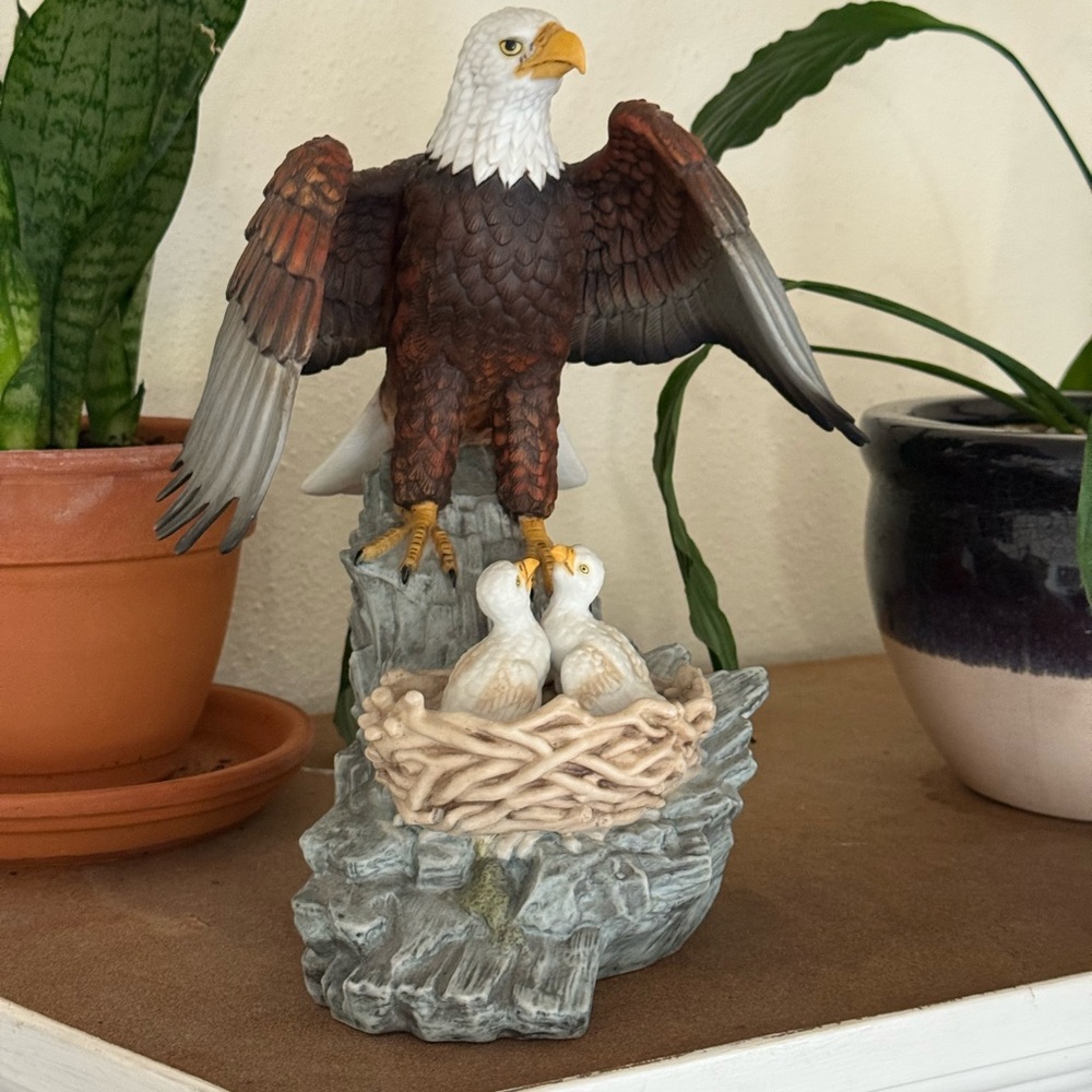Elegant Wildlife Eagle Sculpture